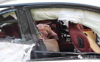 最新爆料车祸视频播放,现场惨状令人触目惊心  第1张